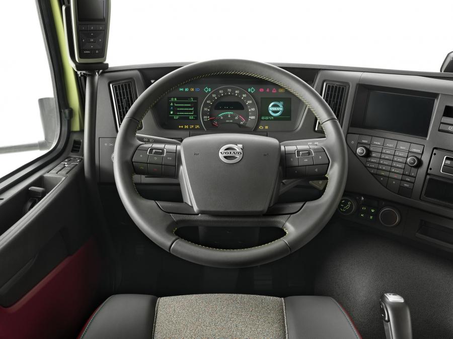  Volvo FMX 8x4 Tridem Tipper 2013 года  (фото 2 из 19)